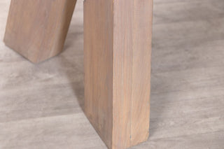 limed-oak-wooden-legs-close-up