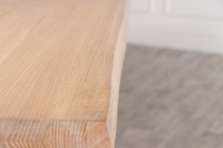 limed-oak-wooden-legs-close-up