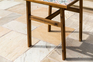 wooden-legs-cafe-table