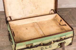 vintage-suitcase-inside