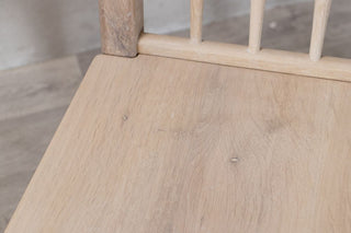 oak-seat-detail