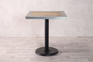round-base-table