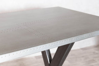 zinc-poseur-tabletop