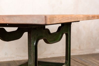 cast-iron-base-table