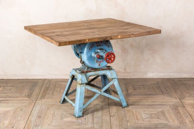 industrial sharing table