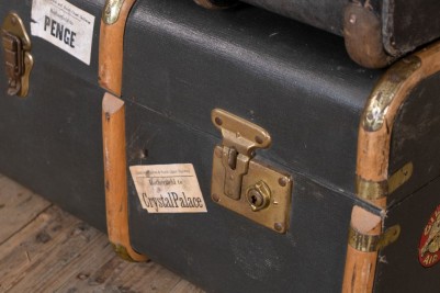 suitcase latch