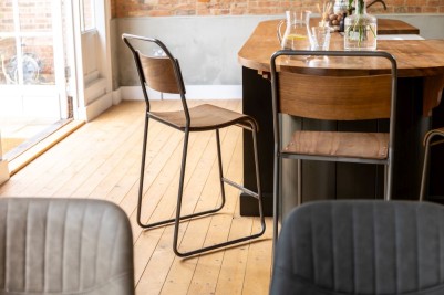 gunmetal-frame-stools-in-kitchen