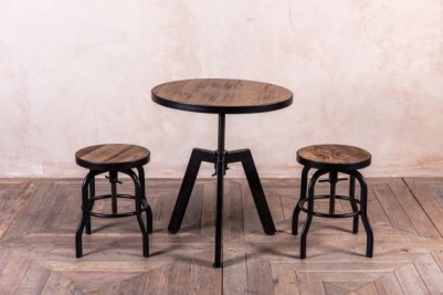 metal adjustable height table