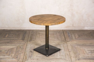 circular pine table