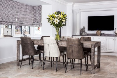 nelson-dining-chairs-around-dining-table