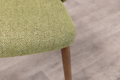 leg-detail-green-chair
