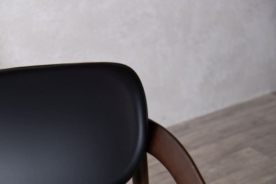brunswick-chair-walnut-black-pu-close-up