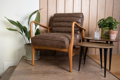 glastonbury-vintage-style-lounge-chair-brown-angle
