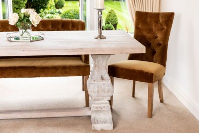 traditional style dining table