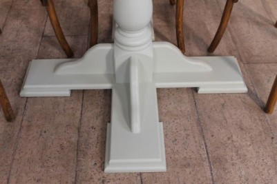 pedestal cafe bistro tables