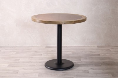 round-base-table