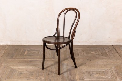 oval shaped dining chair