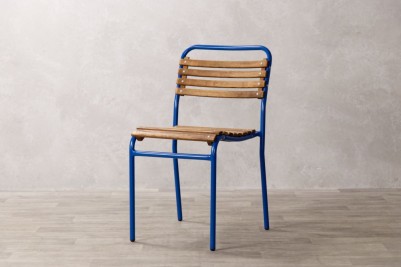 blue-summer-outdoor-chair-front-angle