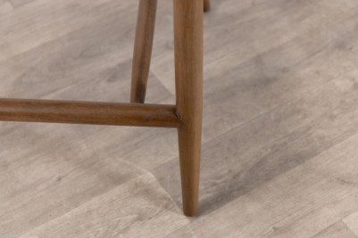 stool-leg-detail