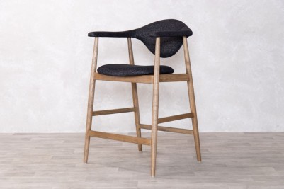 black-stool