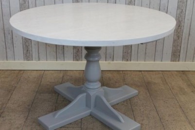 round pine tables