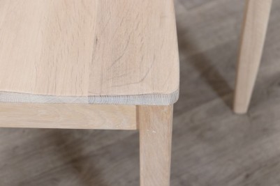 oak-chair-corner