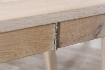 chair-bolt-detail