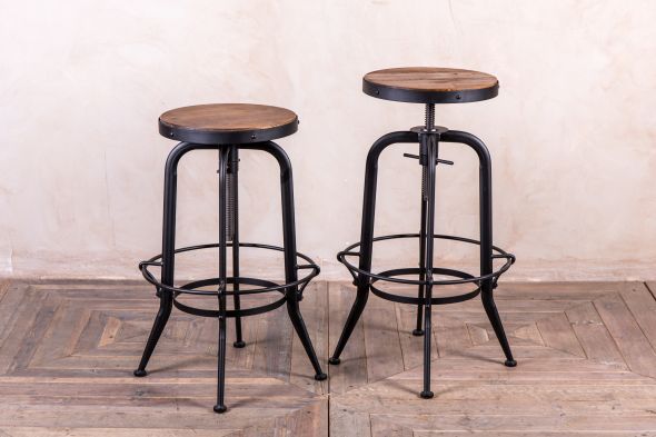 height adjustable bar stool