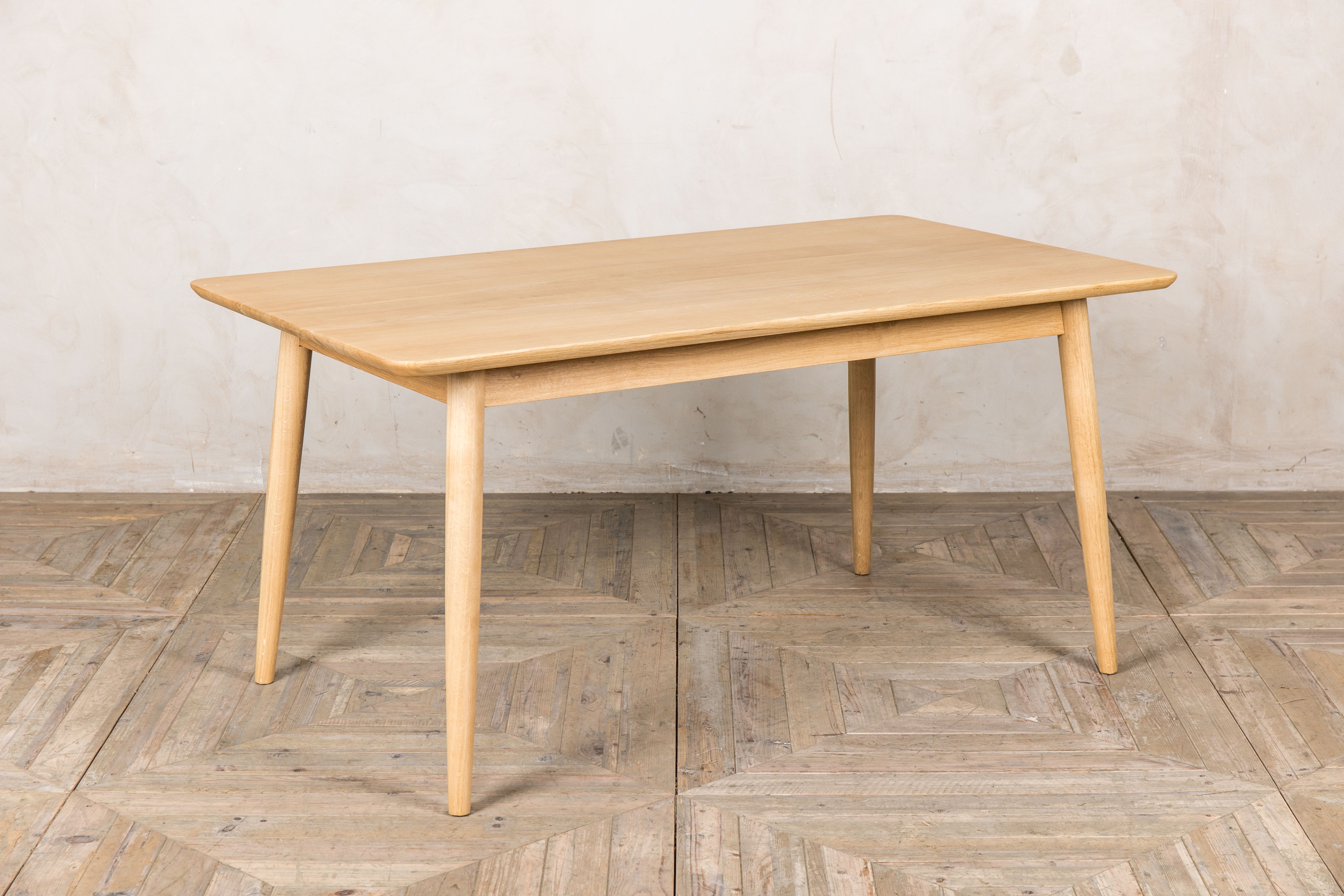 Scandinavian Style Dining Table 160cm x 90cm